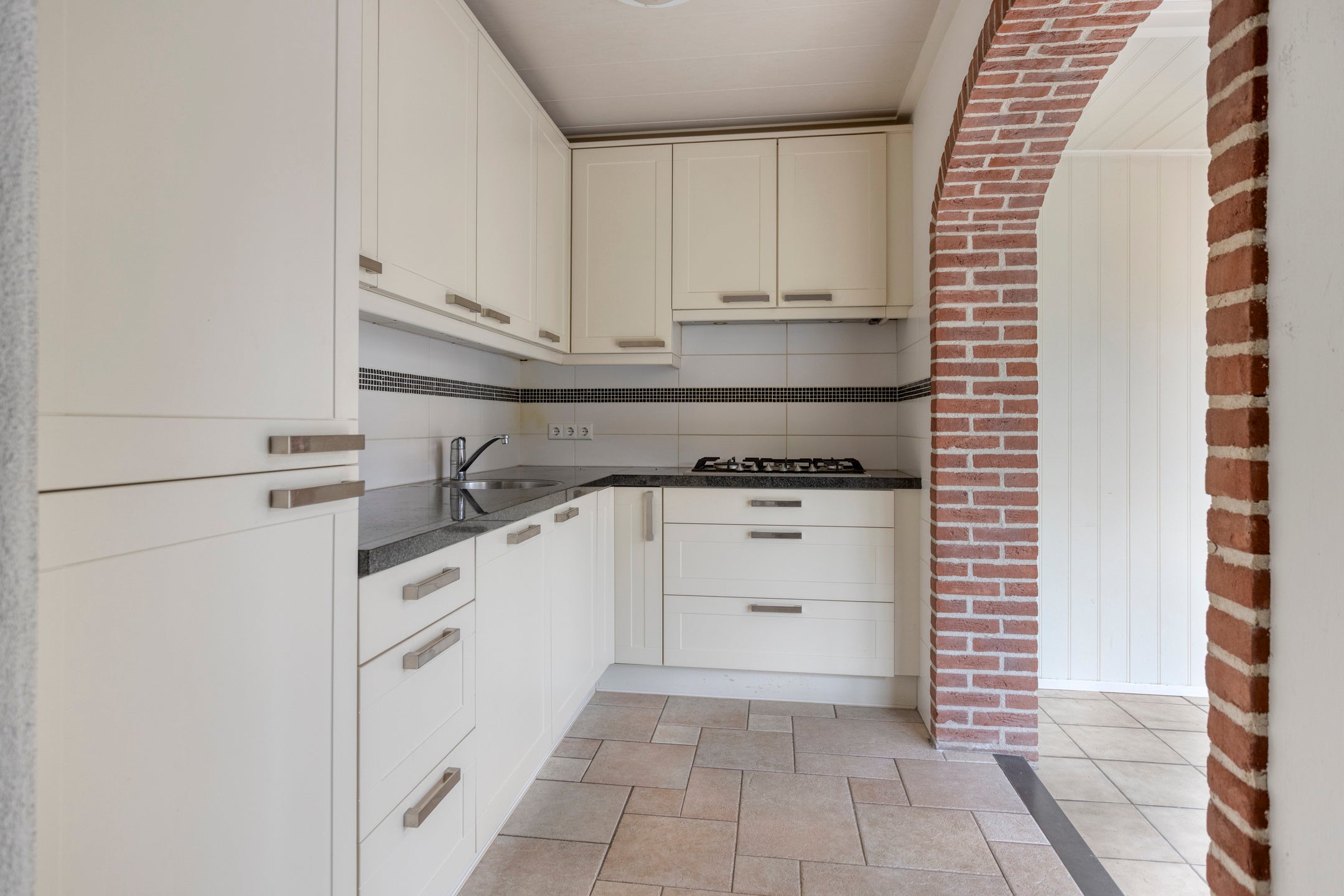 Tussenwoning te koop: Contrabas 23, Etten-Leur