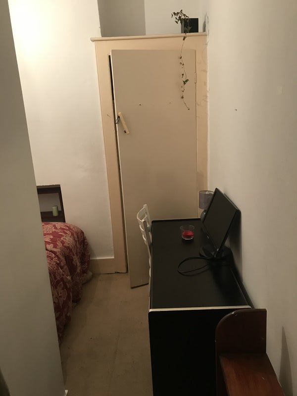 Room Derbyshire Street in Greater London