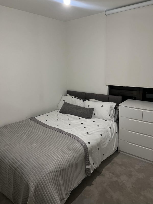 Flat Parry Street in Greater London