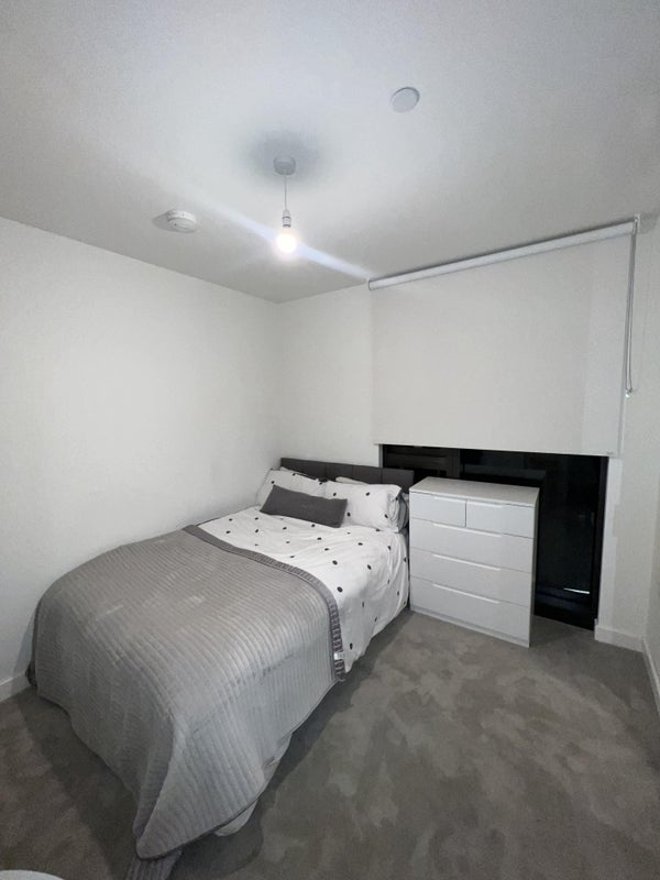 Flat Parry Street in Greater London