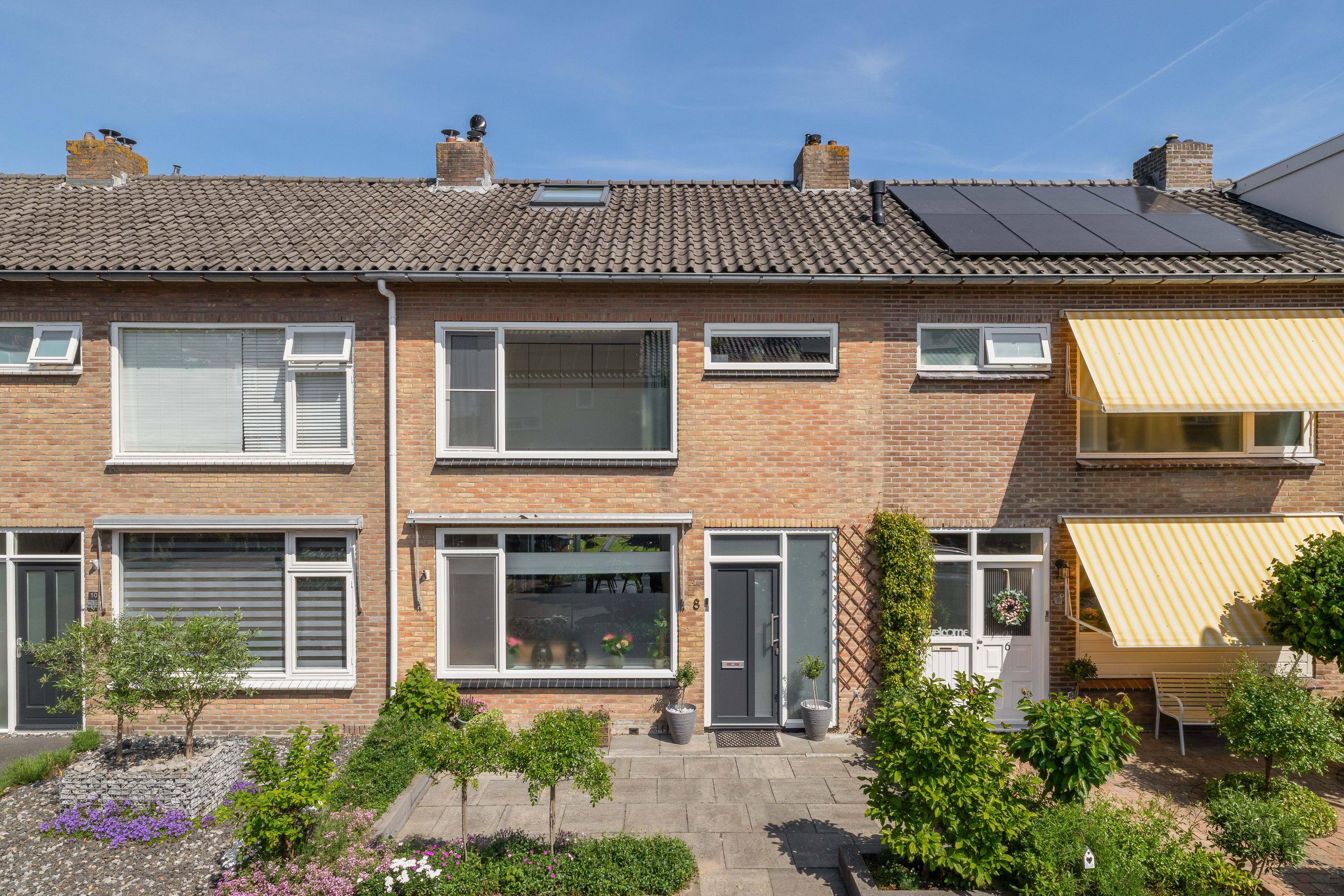 Huis Ahornstraat 8 in Alphen aan den Rijn