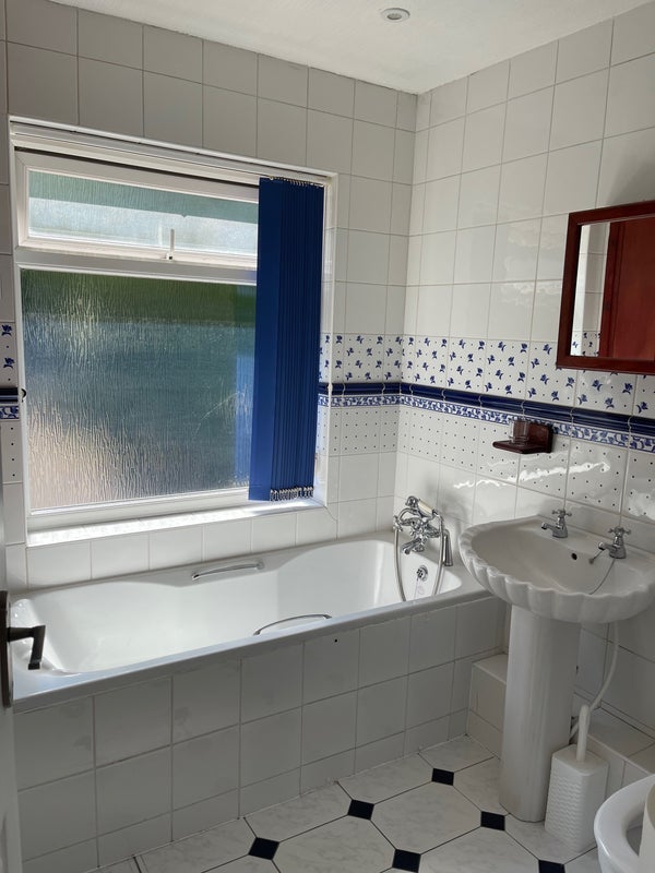 Room Dunard Road in Metropolitan Borough of Solihull