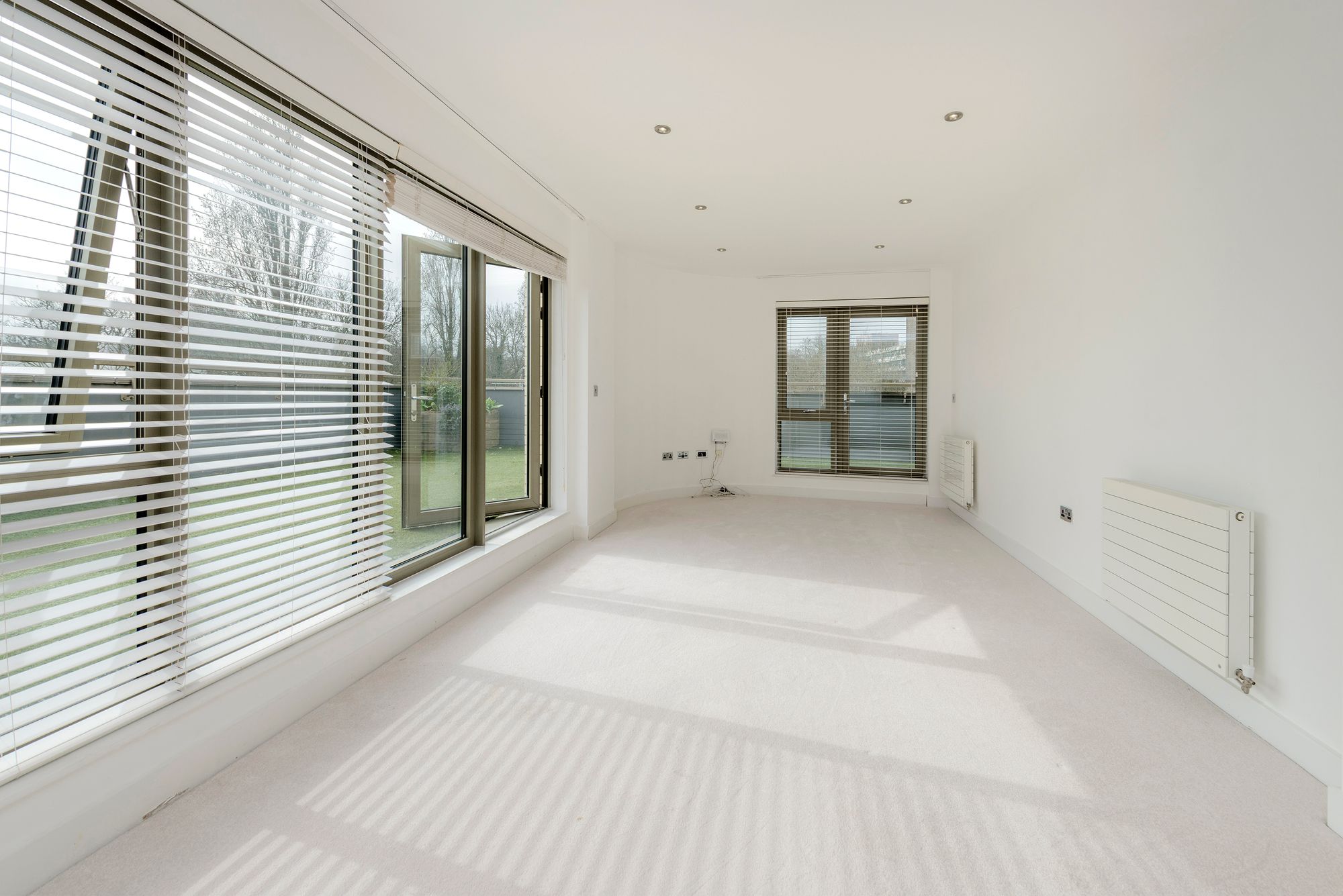 Flat Fellows Road in Greater London