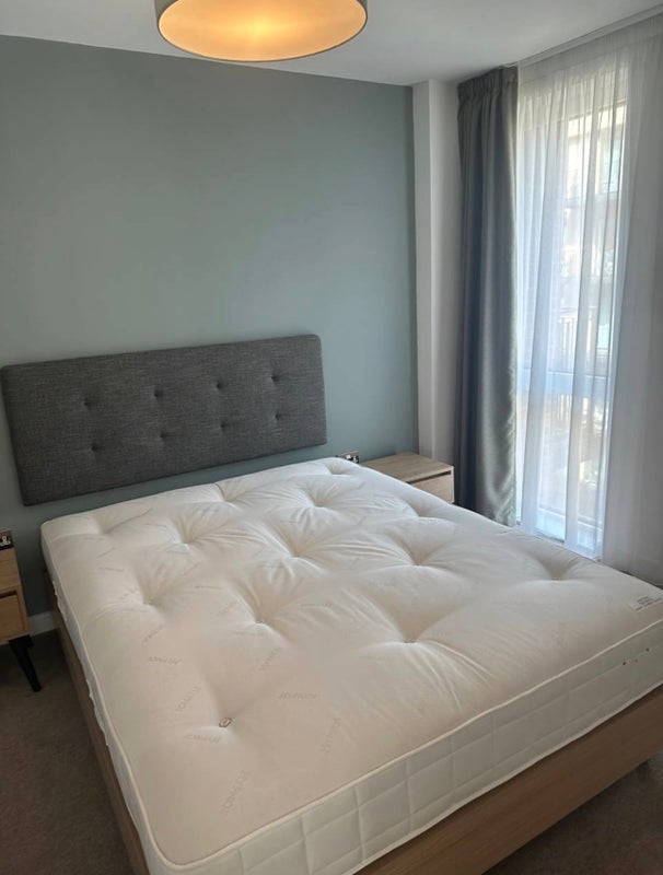 Room Waterview Lane in Salford