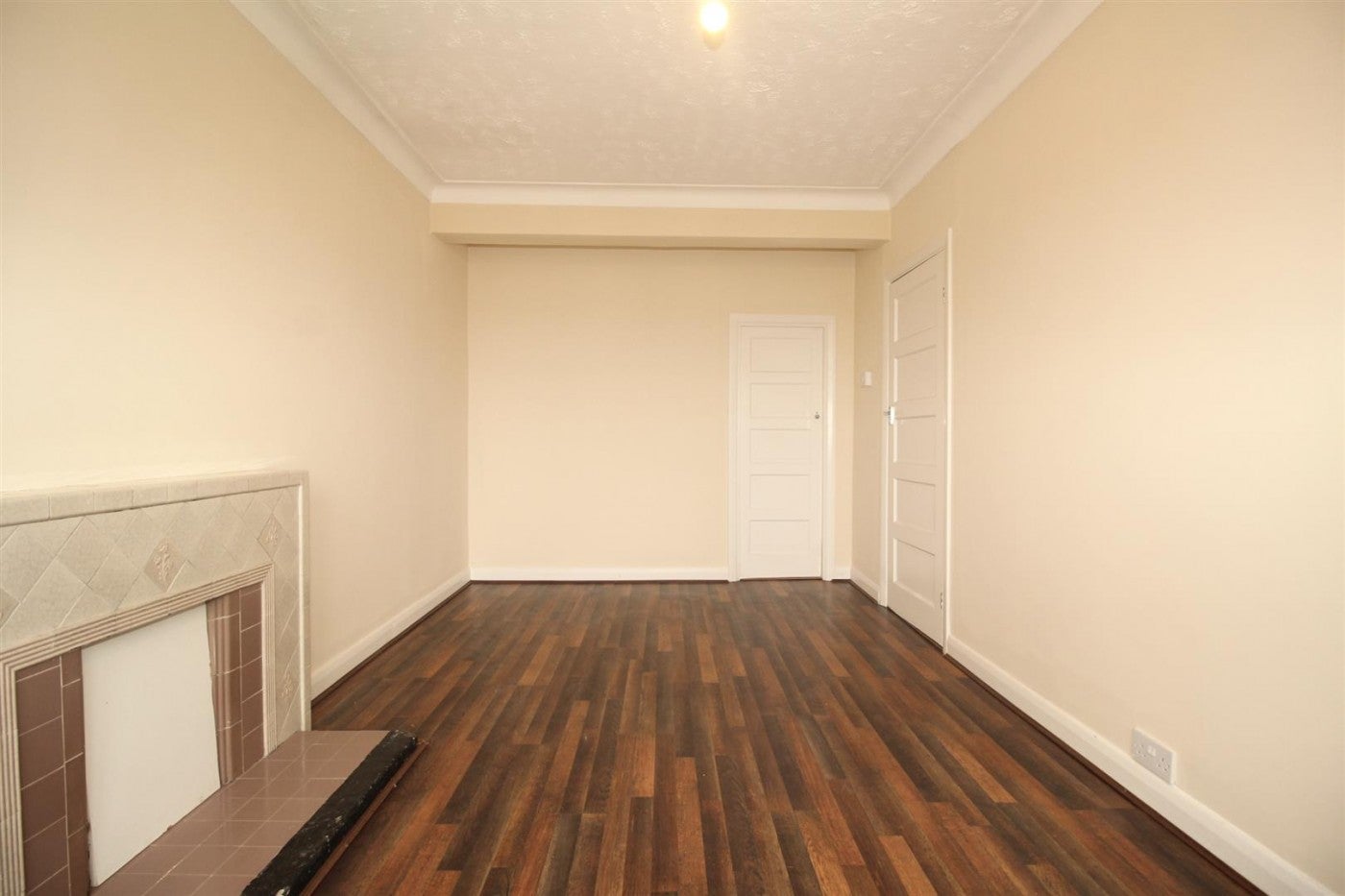 Flat Endeavour Road in Broxbourne