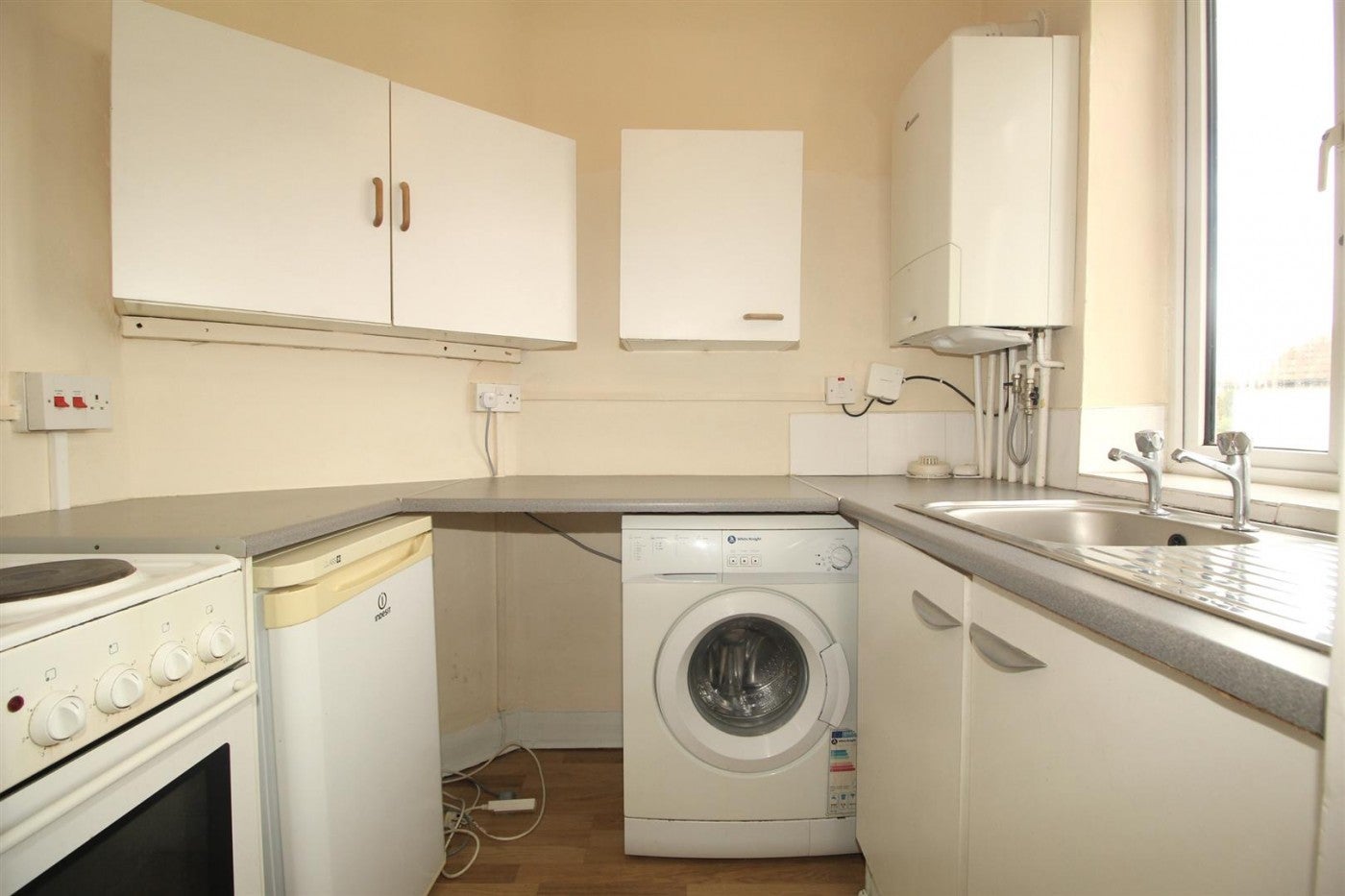 Flat Endeavour Road in Broxbourne