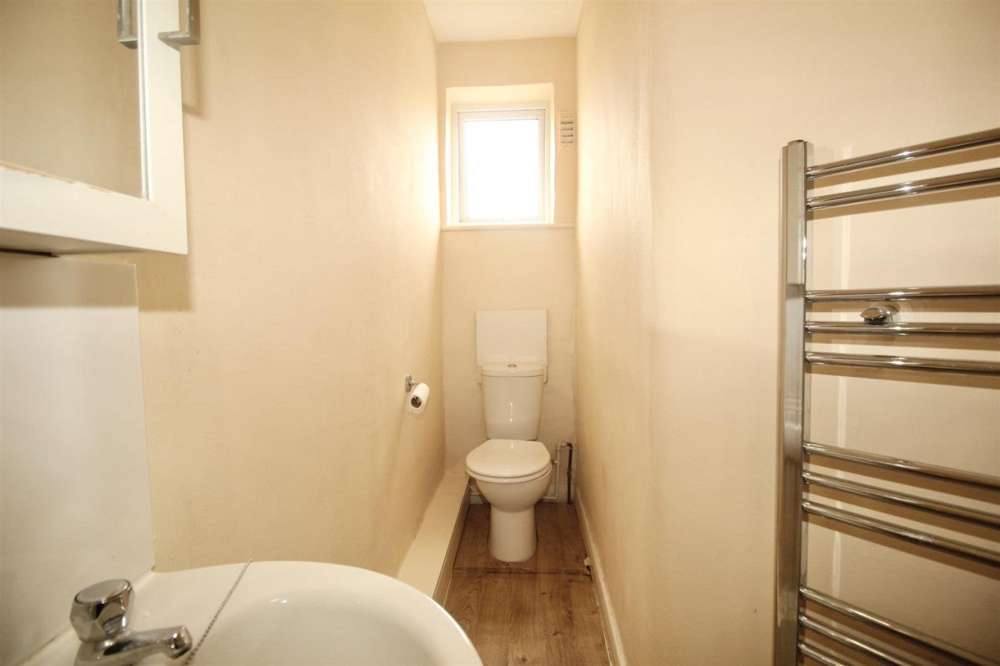 Flat Endeavour Road in Broxbourne