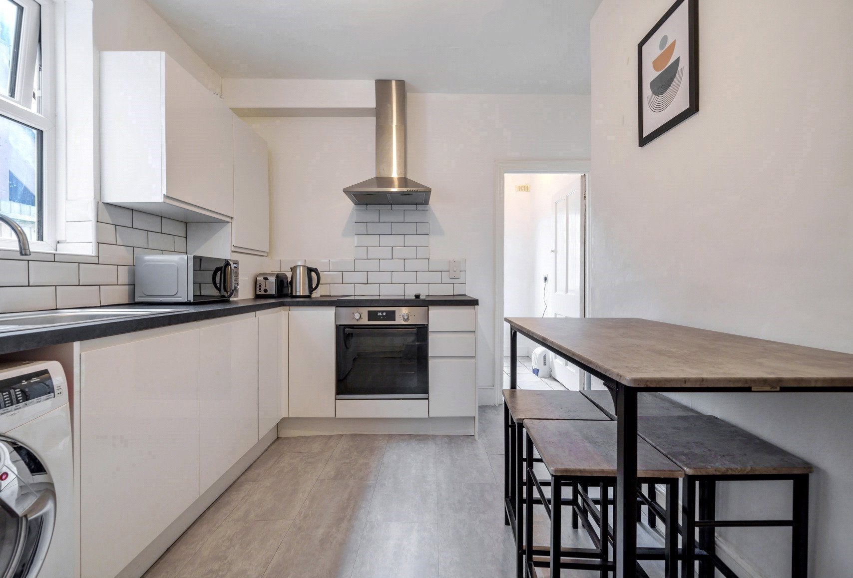 Flat Weybourne Street in Greater London