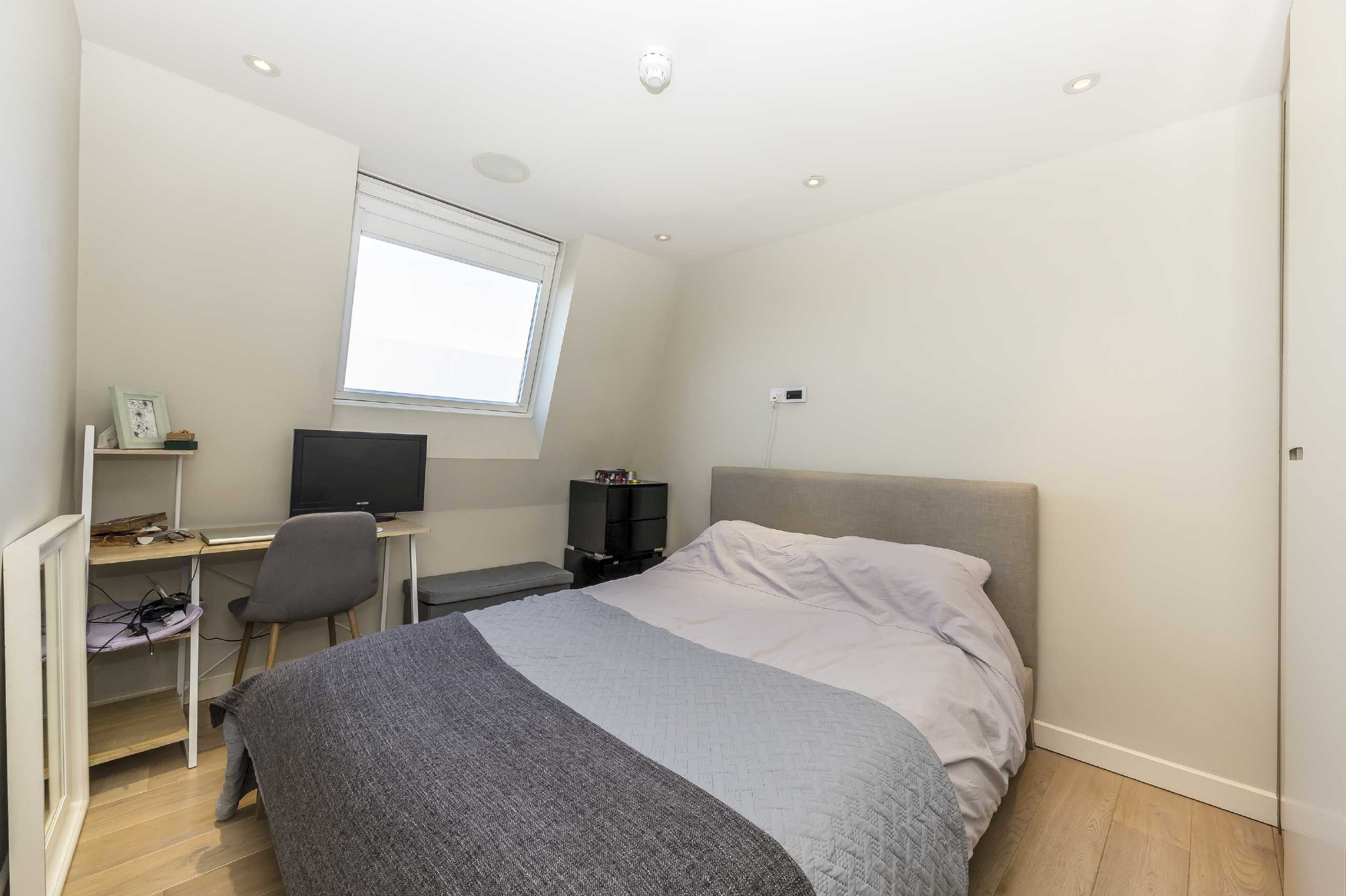Flat Cecil Road in Greater London