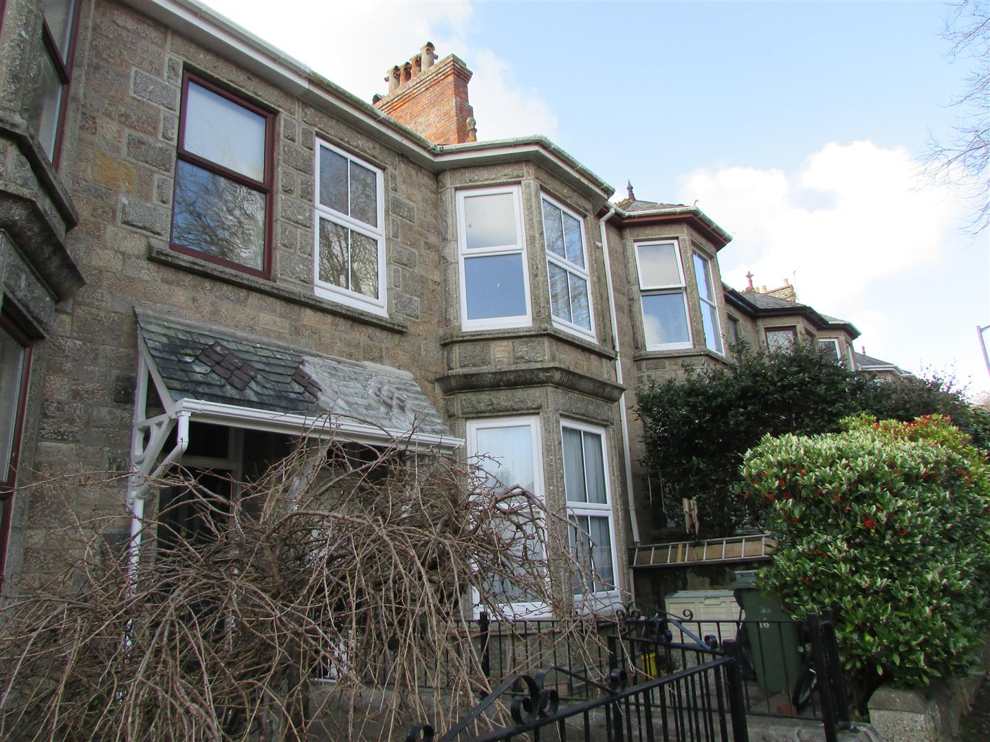Flat Pendarves Road in Penzance