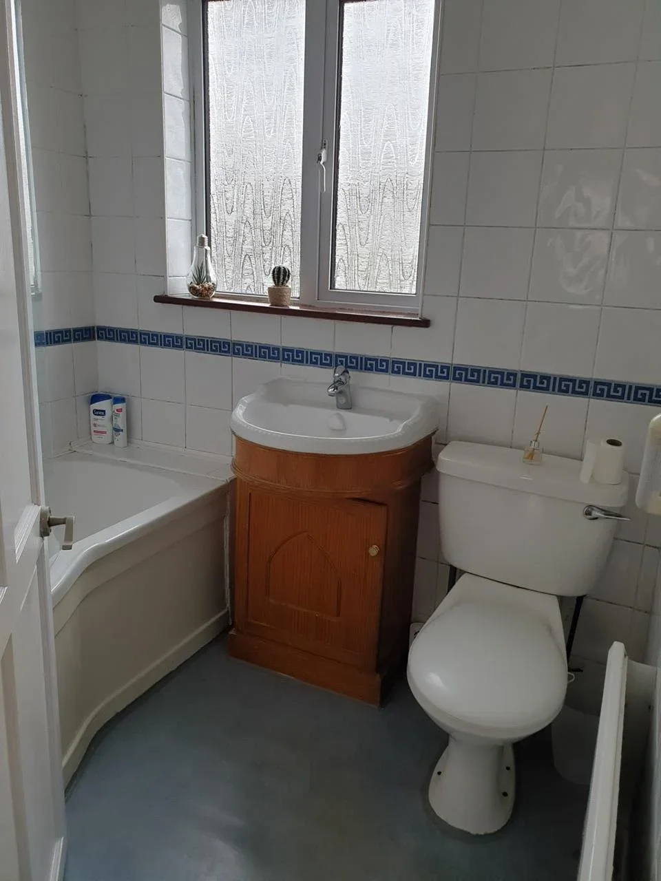 Room Brookdene Road in Greater London