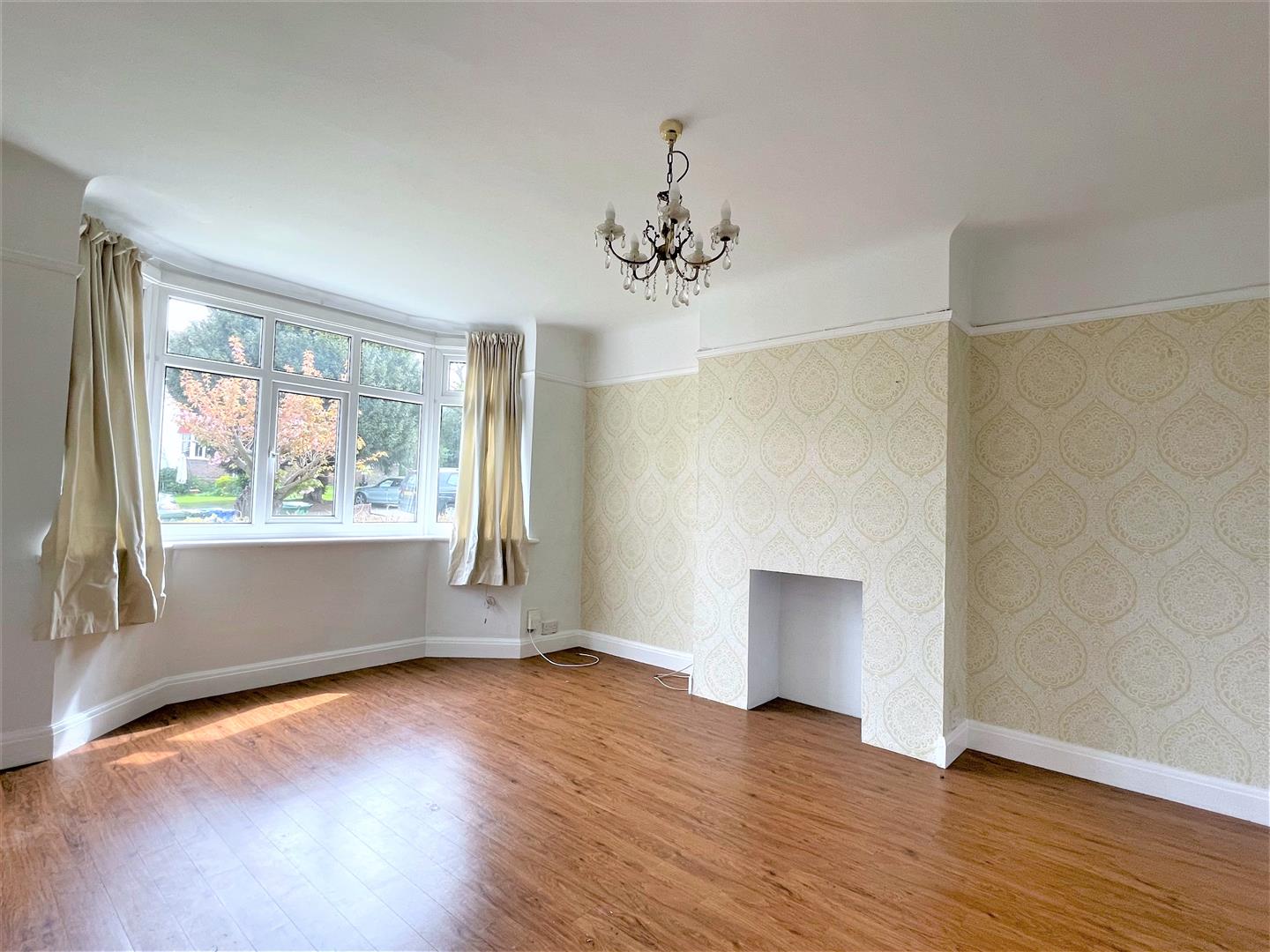 Flat Madison Gardens in Greater London