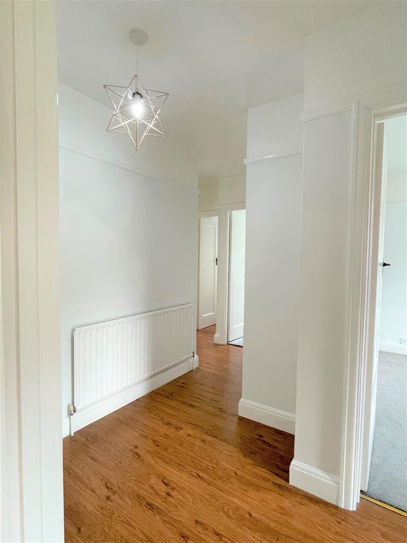 Flat Madison Gardens in Greater London