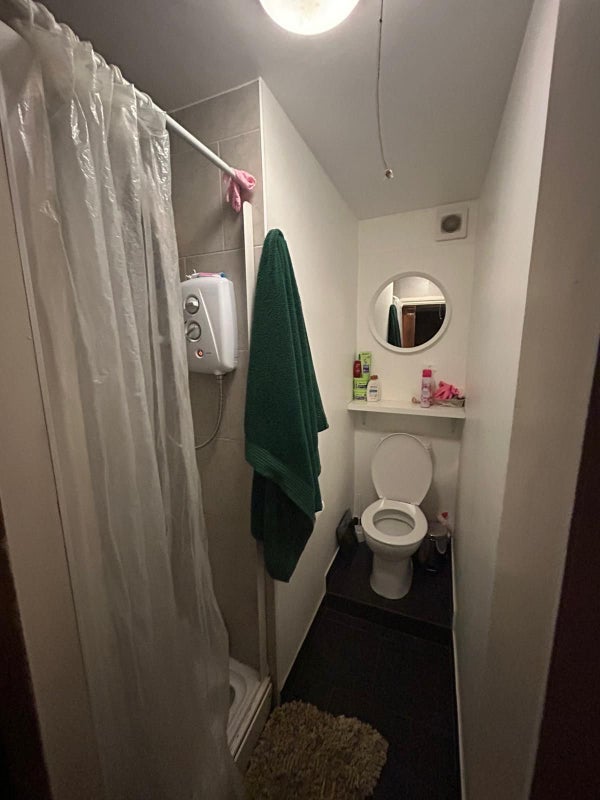 Room Trouville Road in Greater London