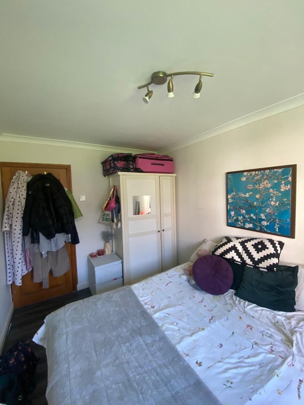 Room Trouville Road in Greater London