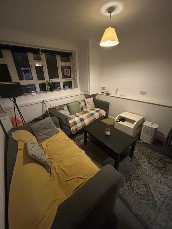 Room Trouville Road in Greater London