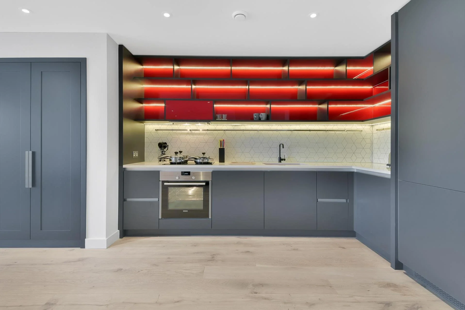 Flat Lyell Street in Greater London