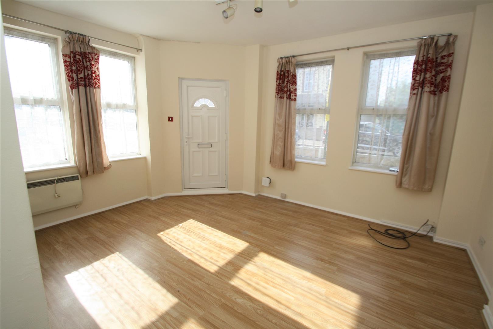 Flat Westborough Road in Southend-on-Sea