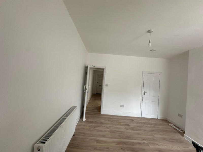 Room Holme Close in Sheffield