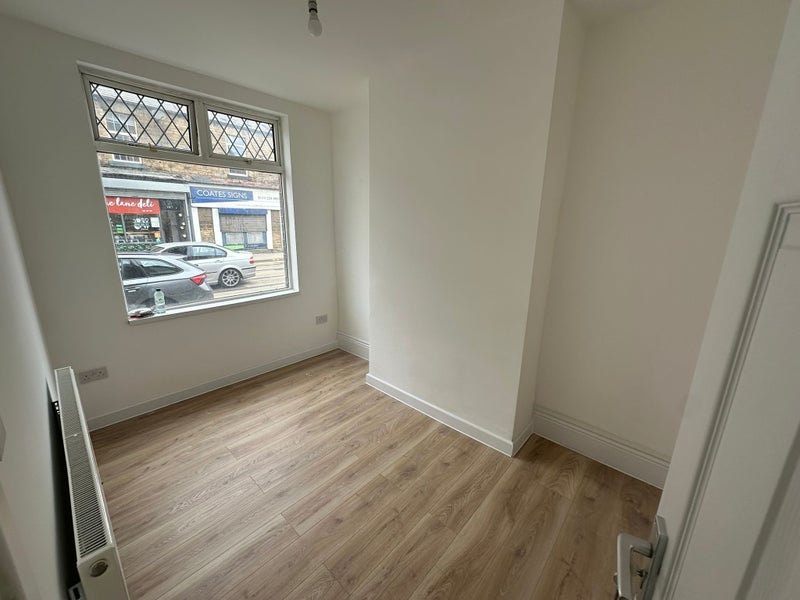 Room Holme Close in Sheffield