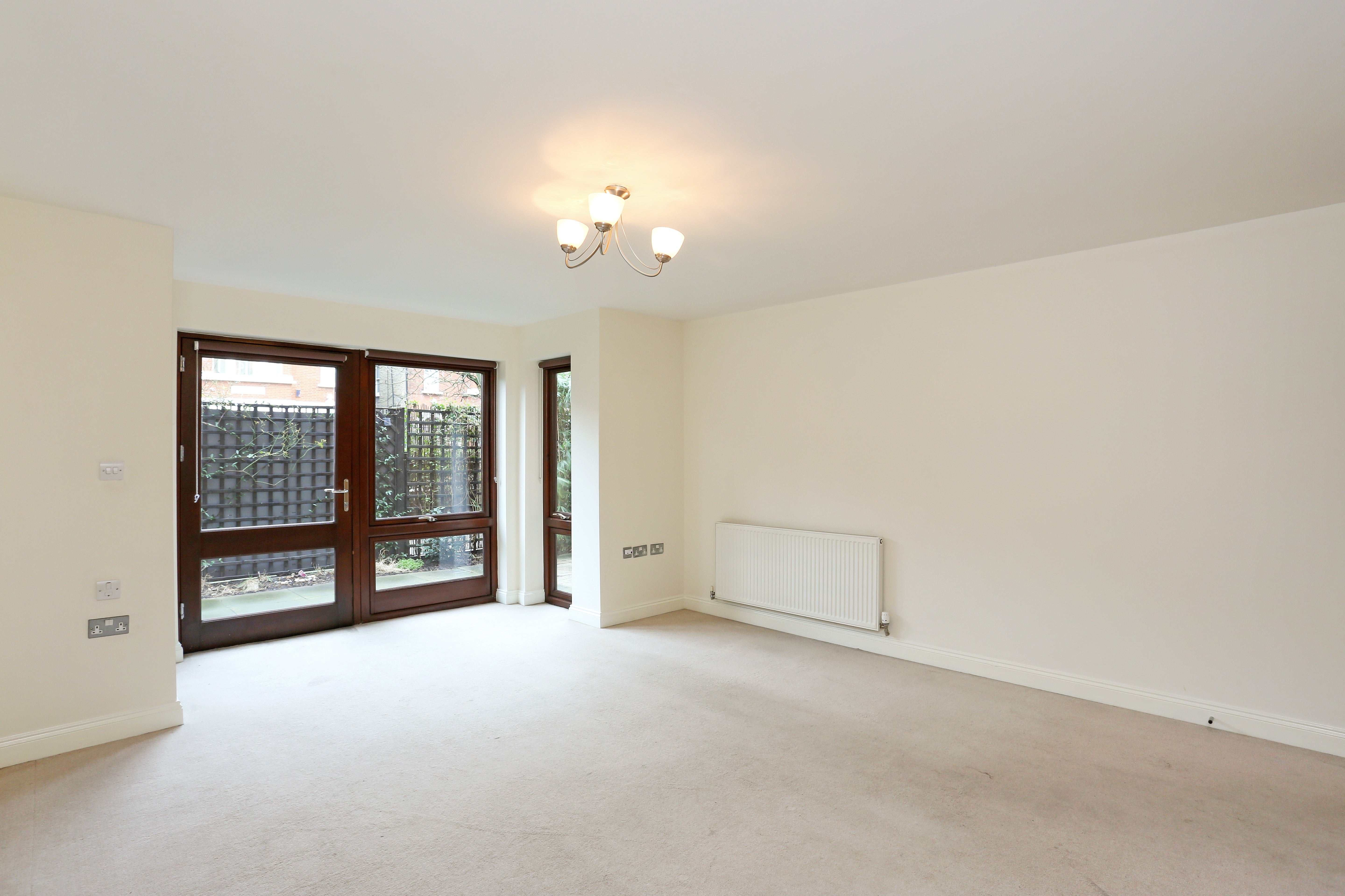 Flat Magdalen Road in Greater London