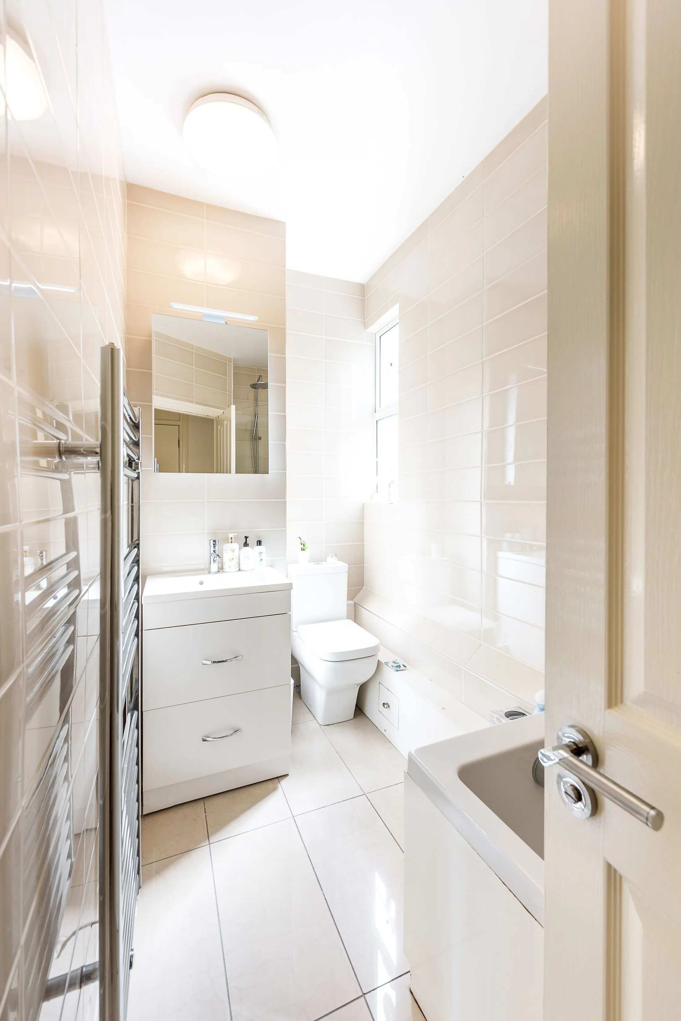 Flat Sloane Avenue in Greater London