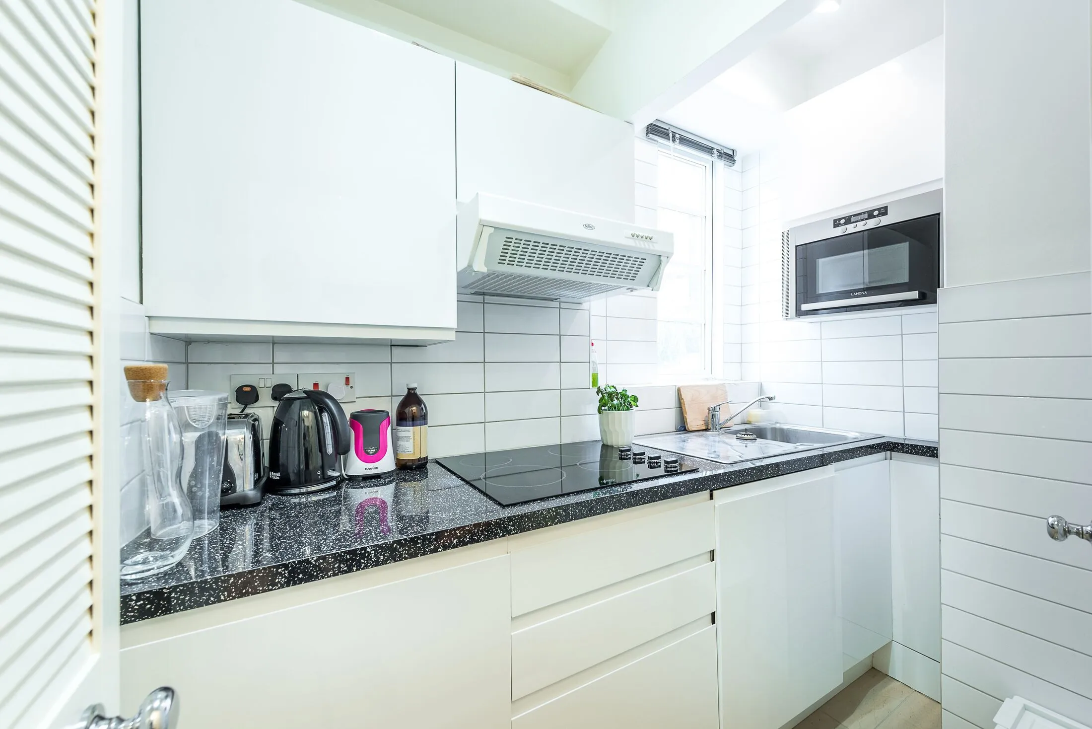 Flat Sloane Avenue in Greater London