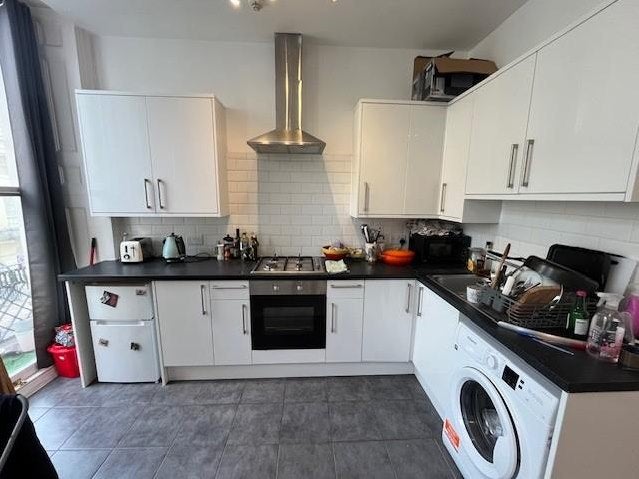 Flat Oriental Place in Brighton
