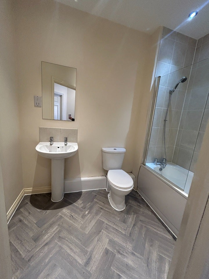 Flat Browne Willis Close in Milton Keynes