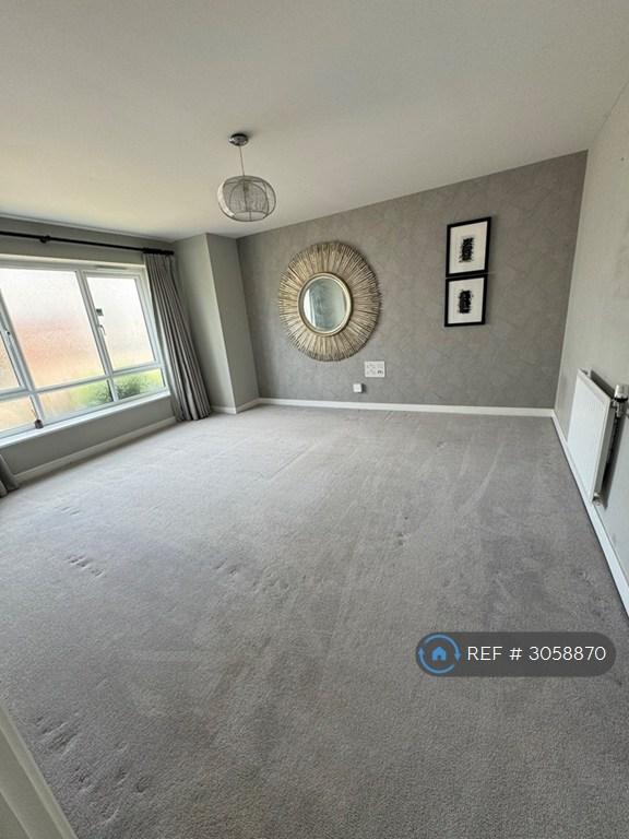 House Radar Close in Southend-on-Sea