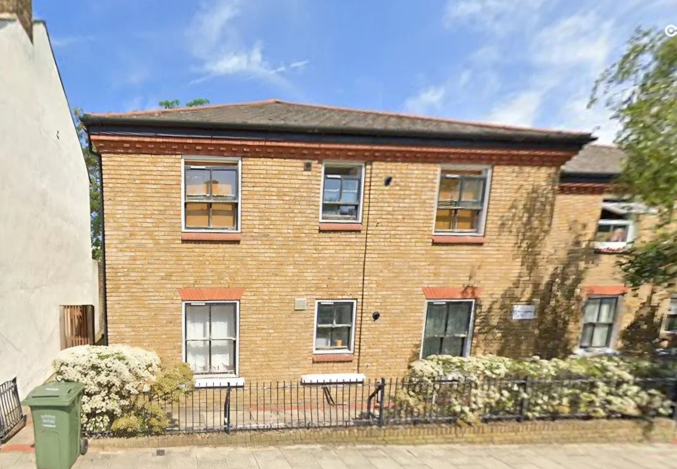 Flat Perry Vale in Greater London