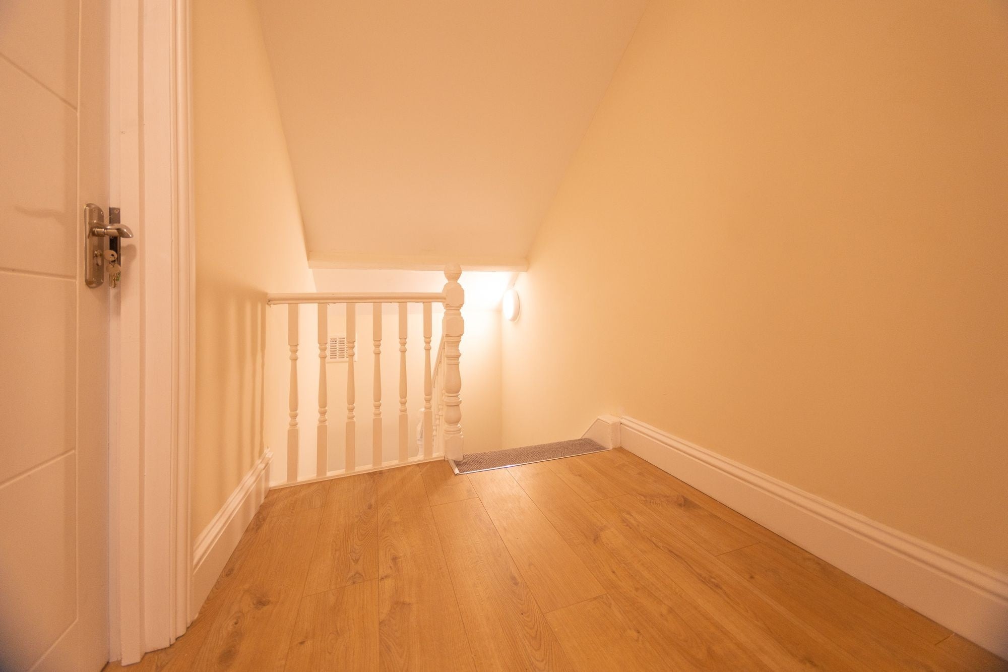 Room Romford Road in Greater London