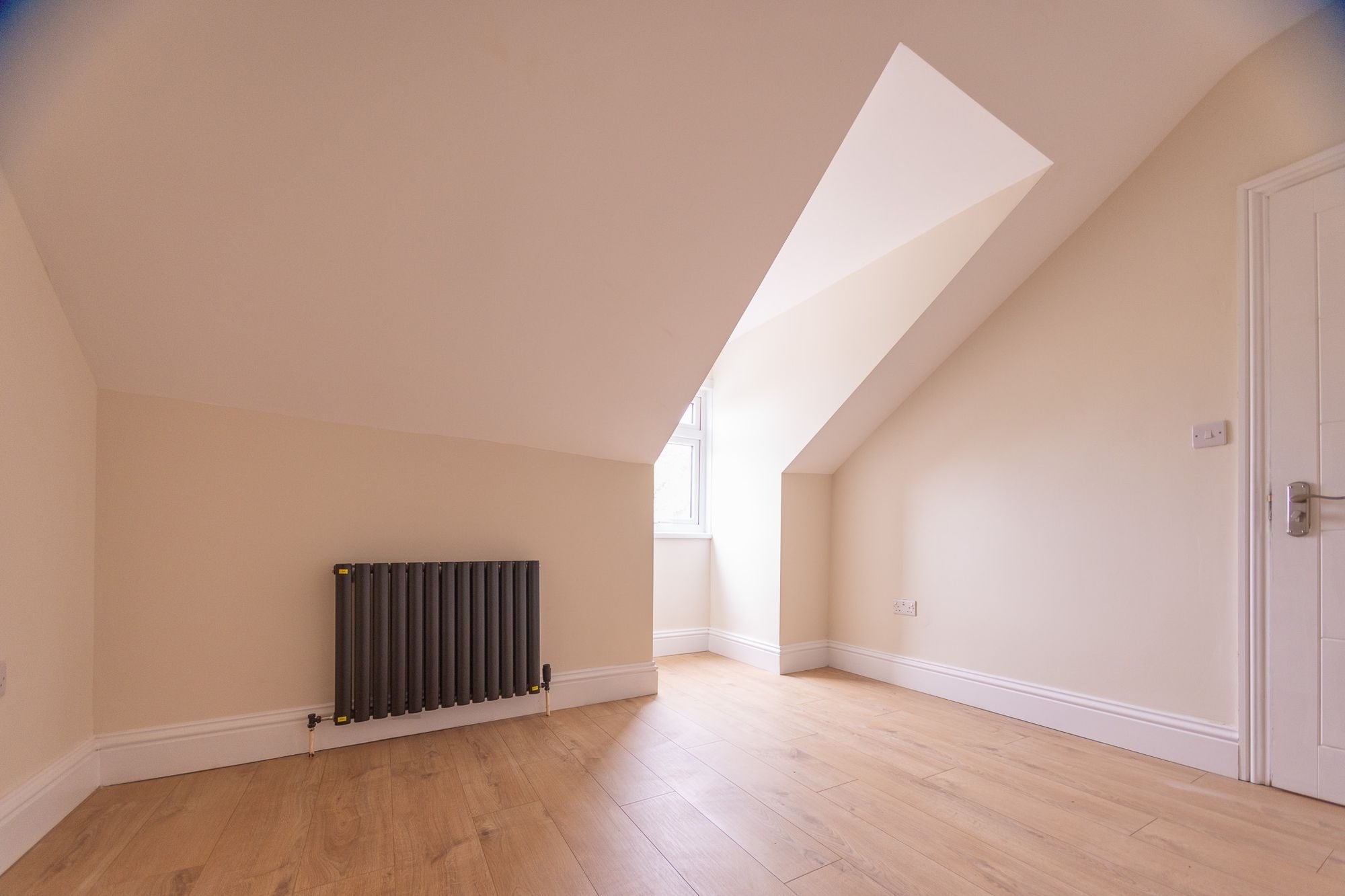 Room Romford Road in Greater London