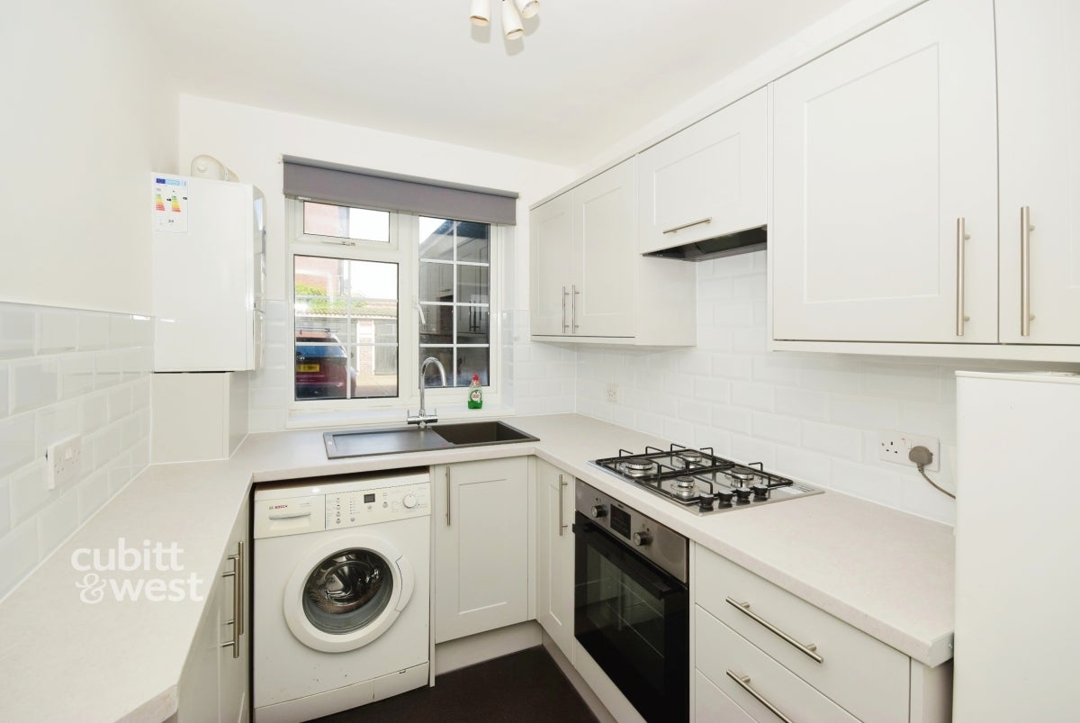Flat The Broadway in Greater London