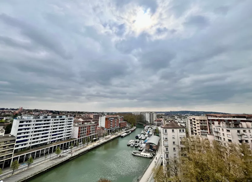 Flat Rue Jean Aillet in Toulouse