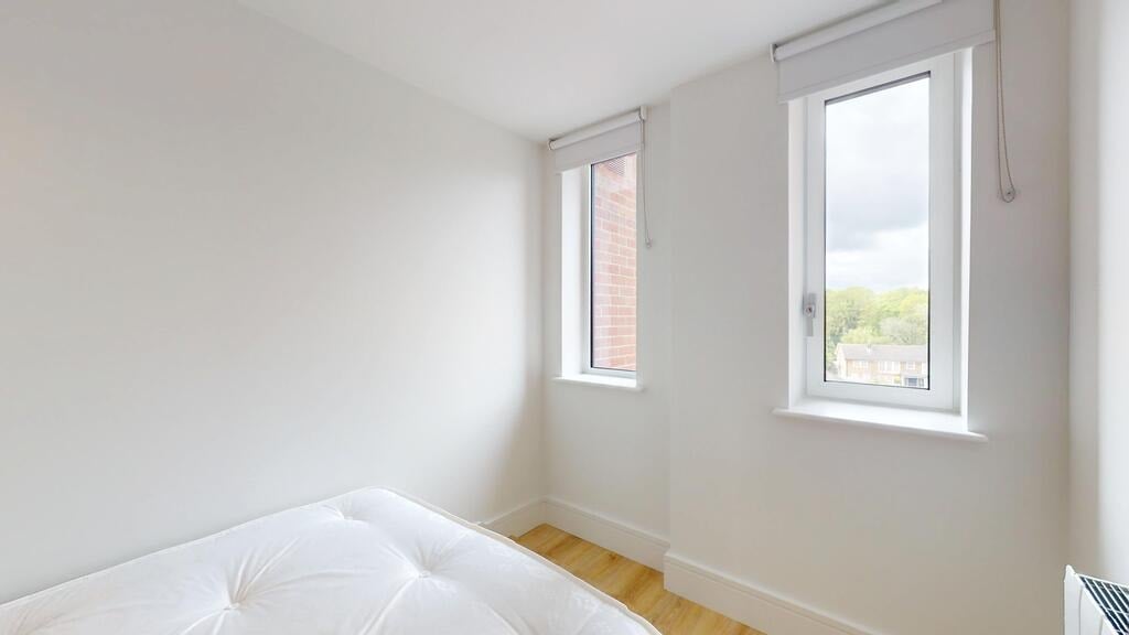Flat Beverley Way in Greater London