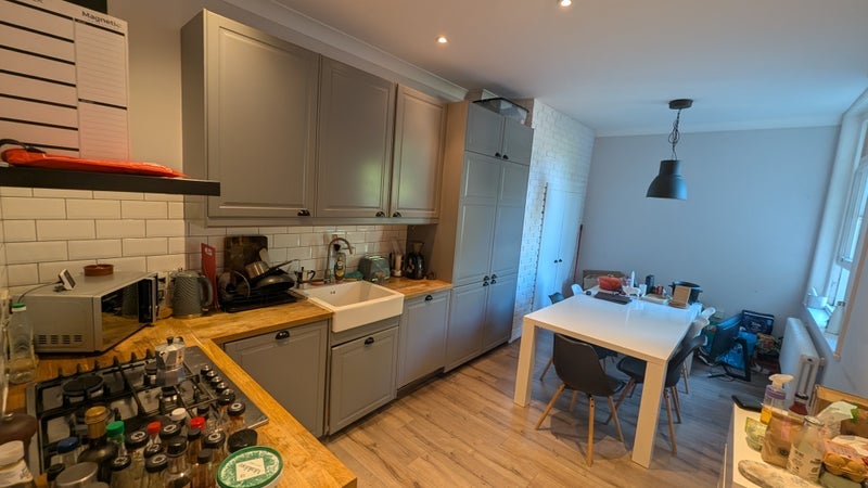 Room Elsynge Road in Greater London