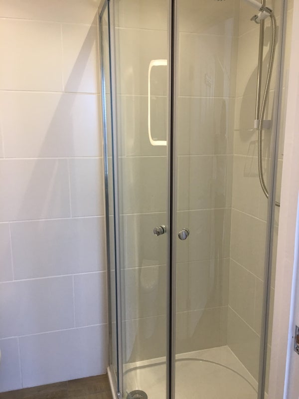 Room Longfleet Road in Poole