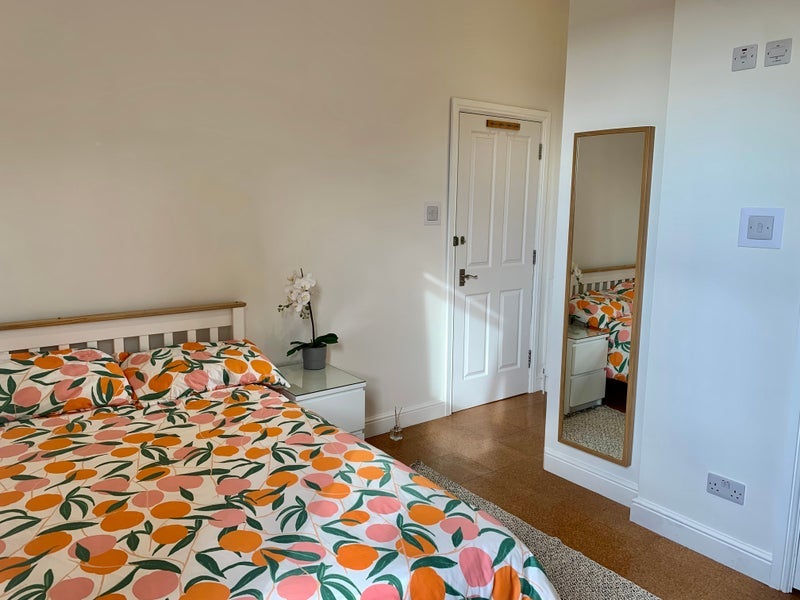 Room Longfleet Road in Poole