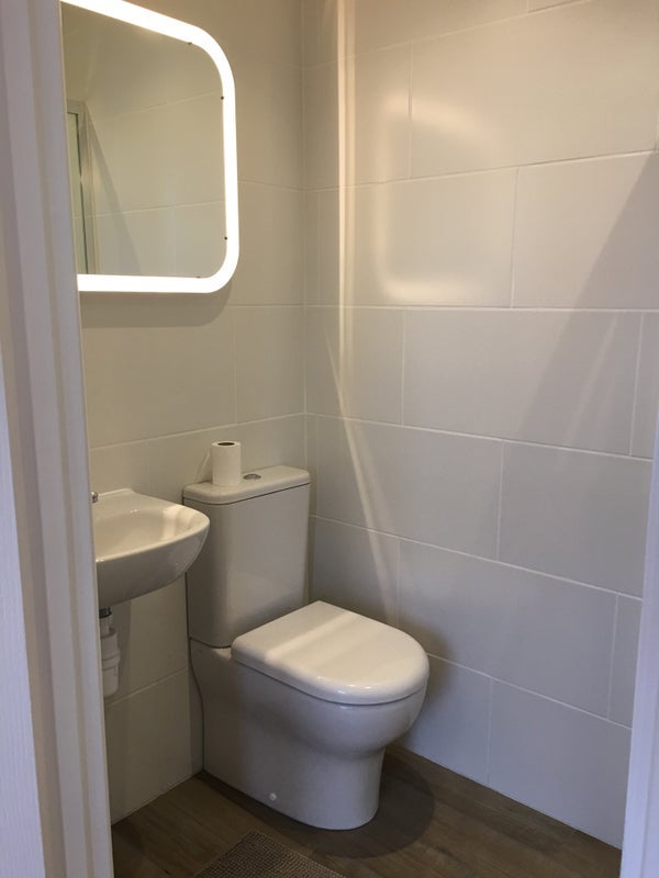 Room Longfleet Road in Poole