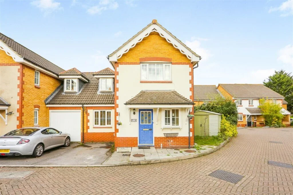 House Elizabeth Close in Greater London