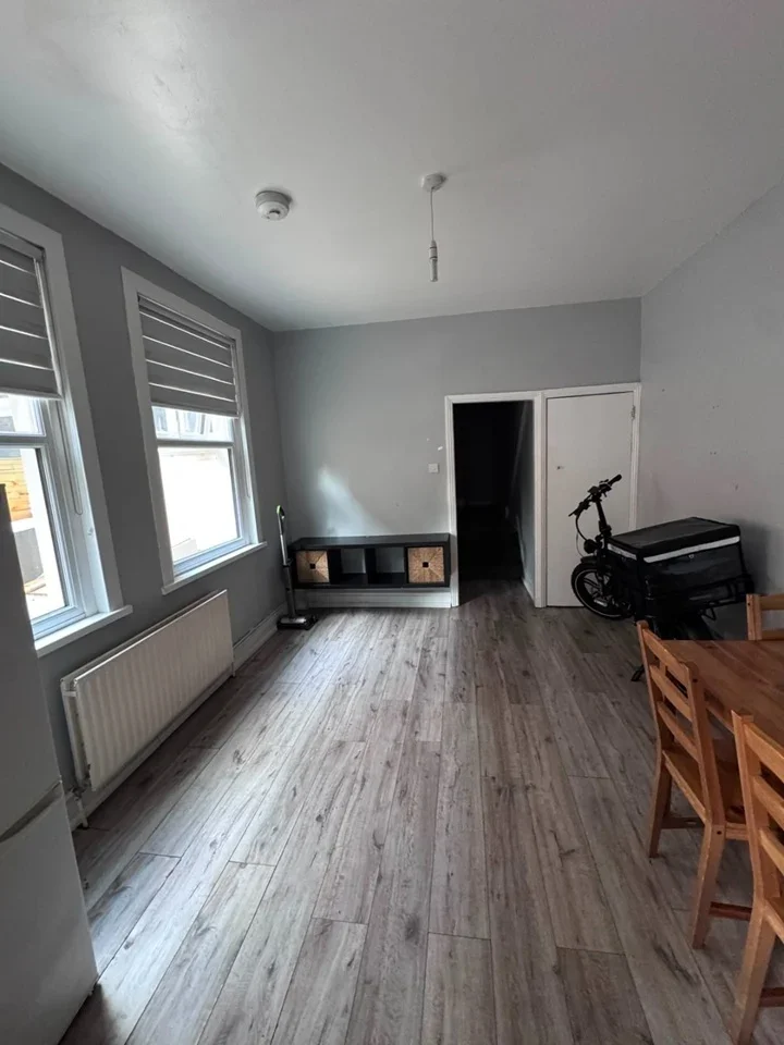 Room Griffin Road in Greater London