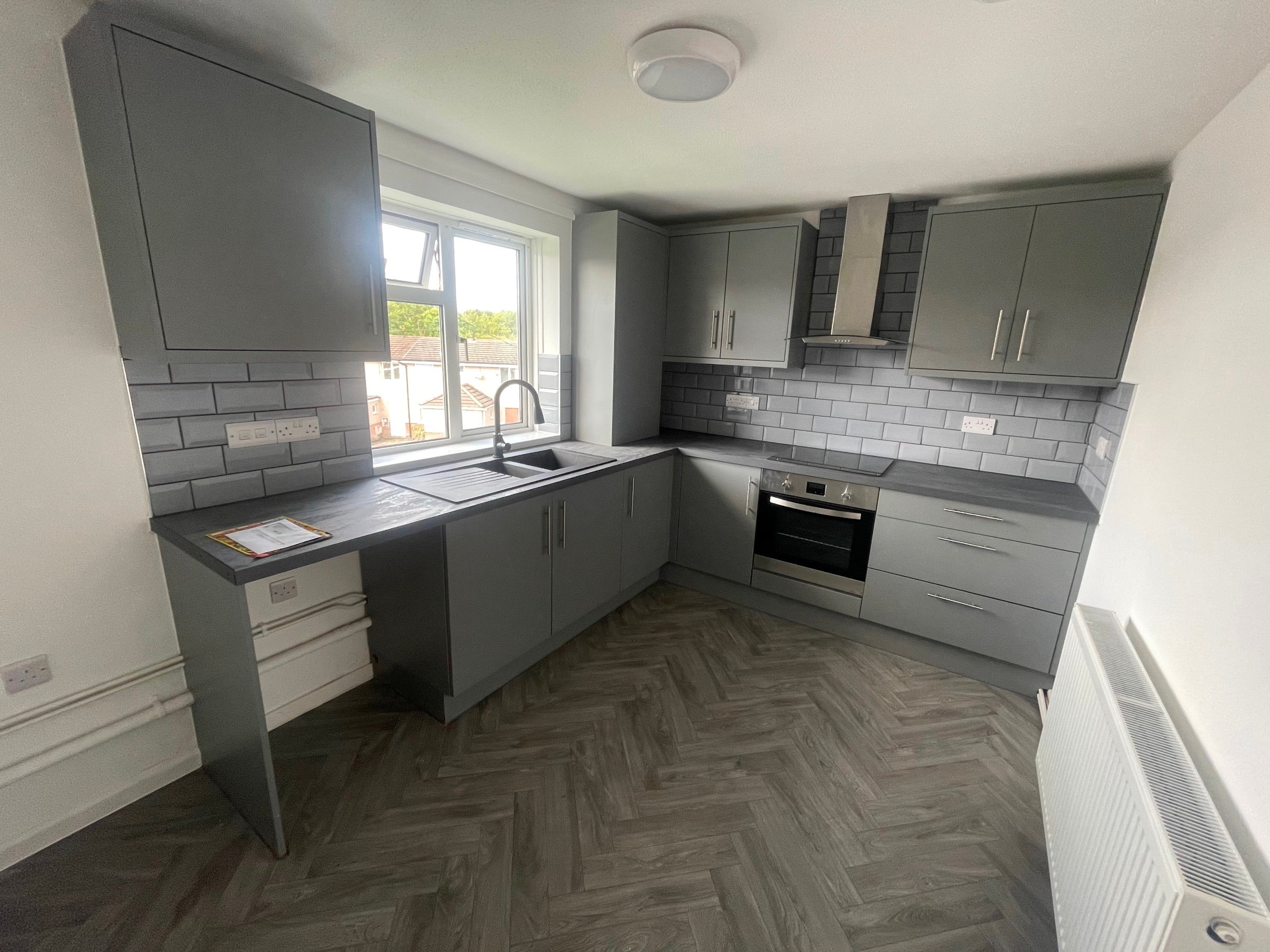 Flat Dolfain in Pen Rhos