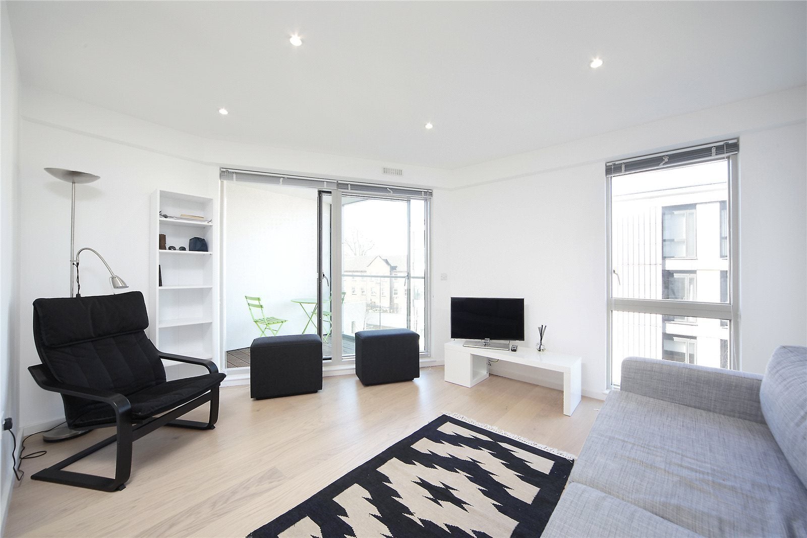 Flat Balham Hill in Greater London