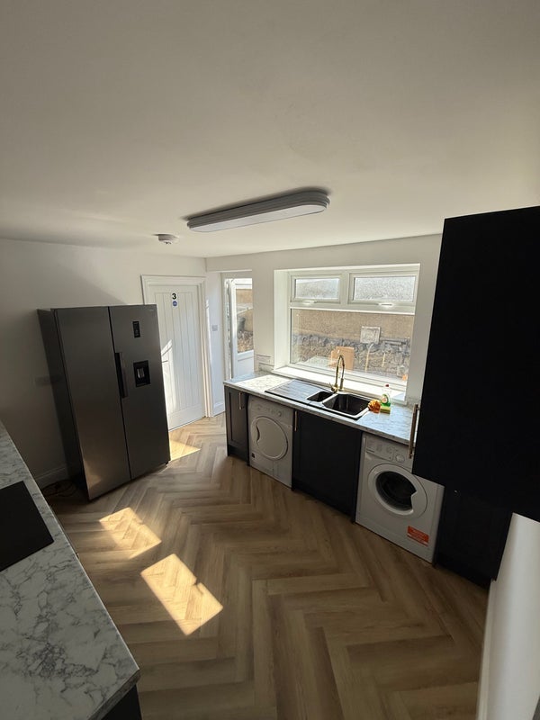 Room Locking Road in Weston-super-Mare