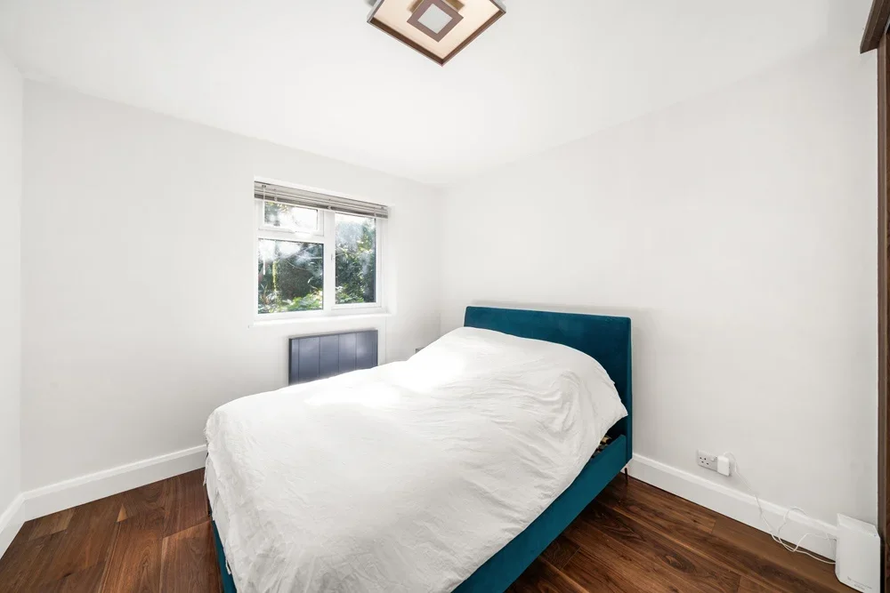 Flat Carlton Drive in Greater London