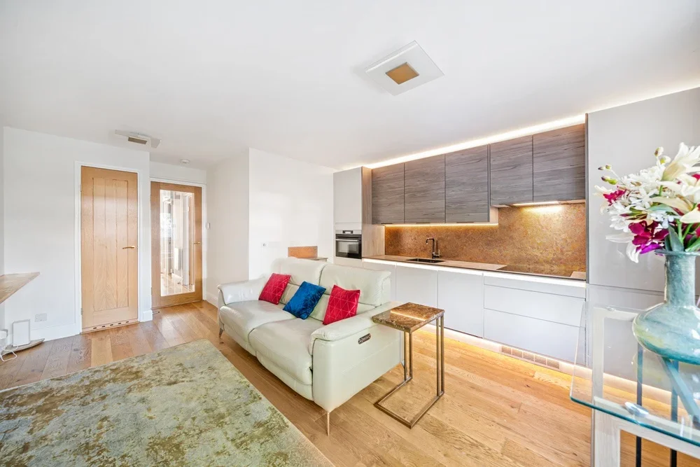 Flat Carlton Drive in Greater London