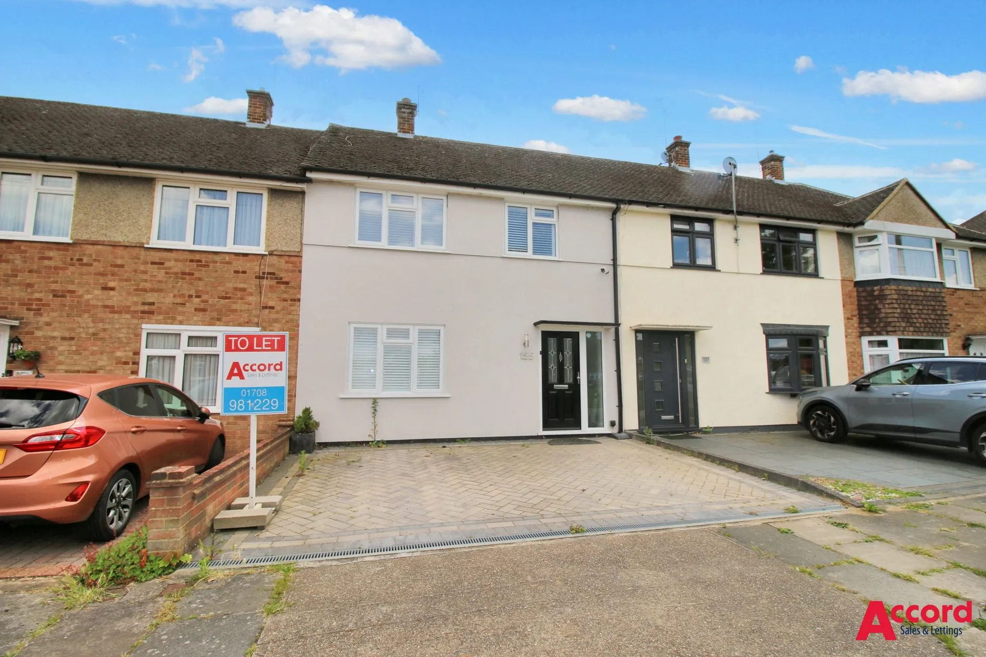 House Heron Way in London