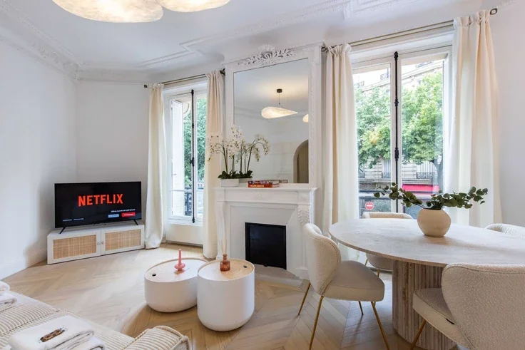 Flat Avenue Mozart in Paris