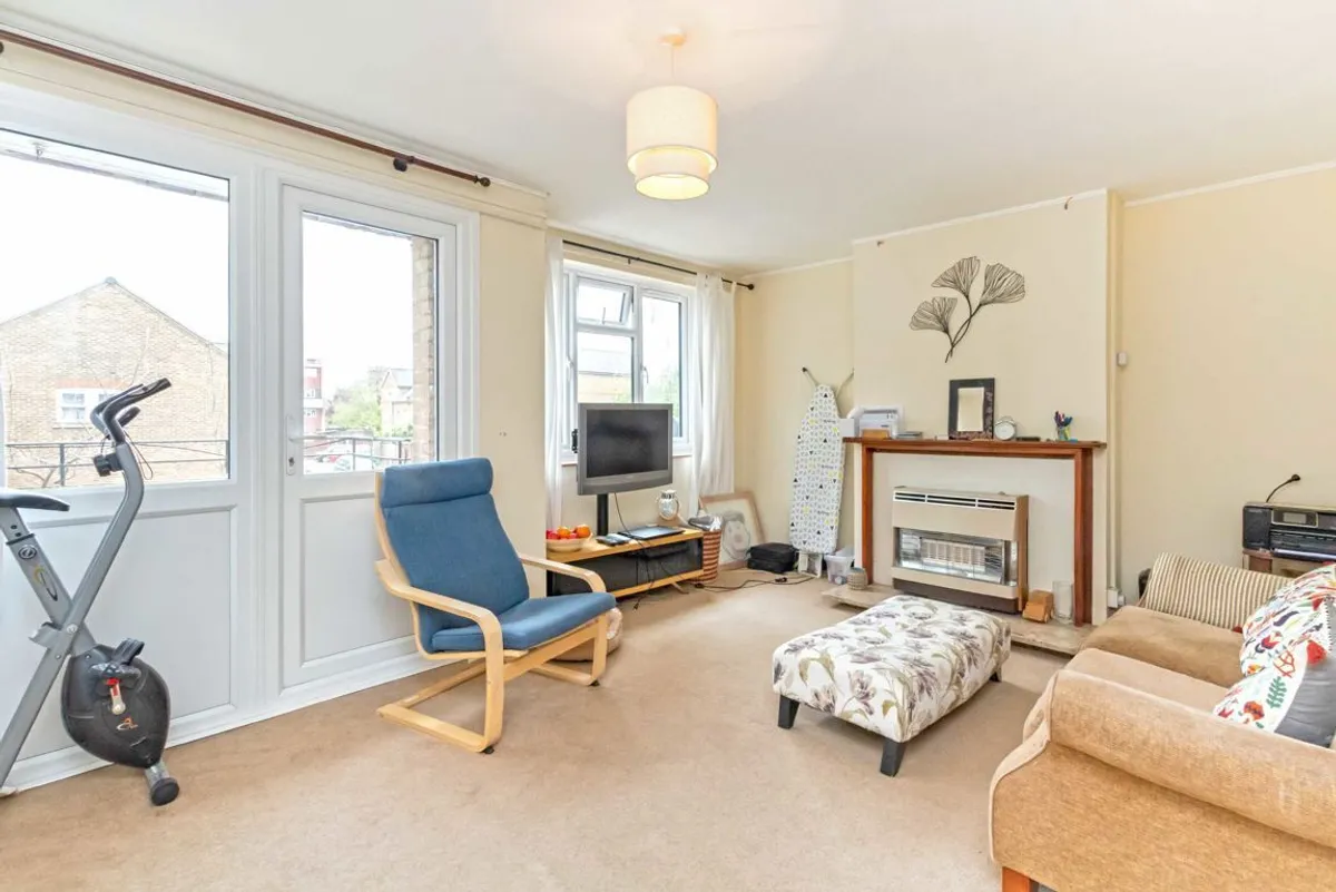 Flat Acre Road in Greater London